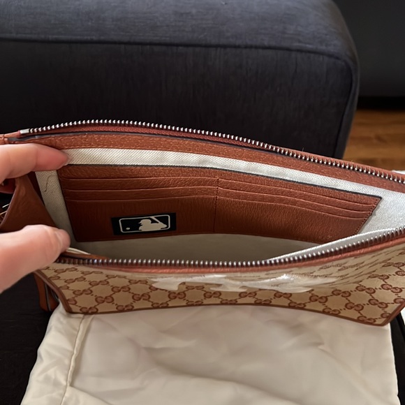 Gucci Yankees Clutch - Picture 6 of 6
